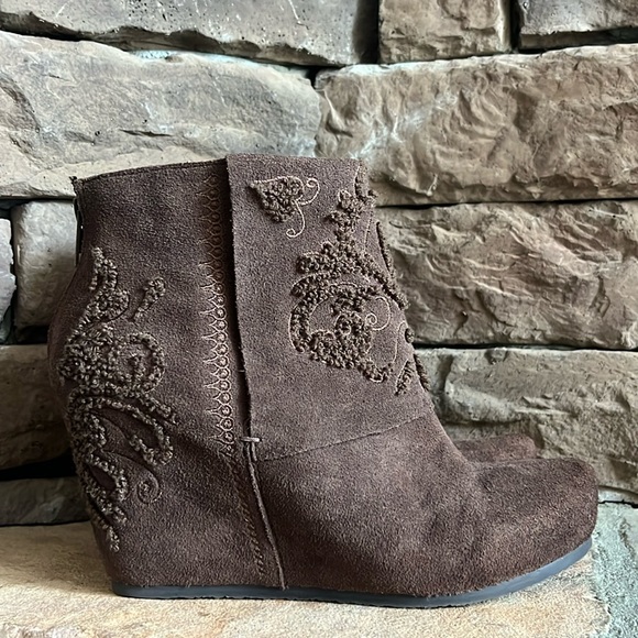 OTBT Shoes - OTBT Ringold Wedge Ankle Boot / Brown / SZ 8.5‎
